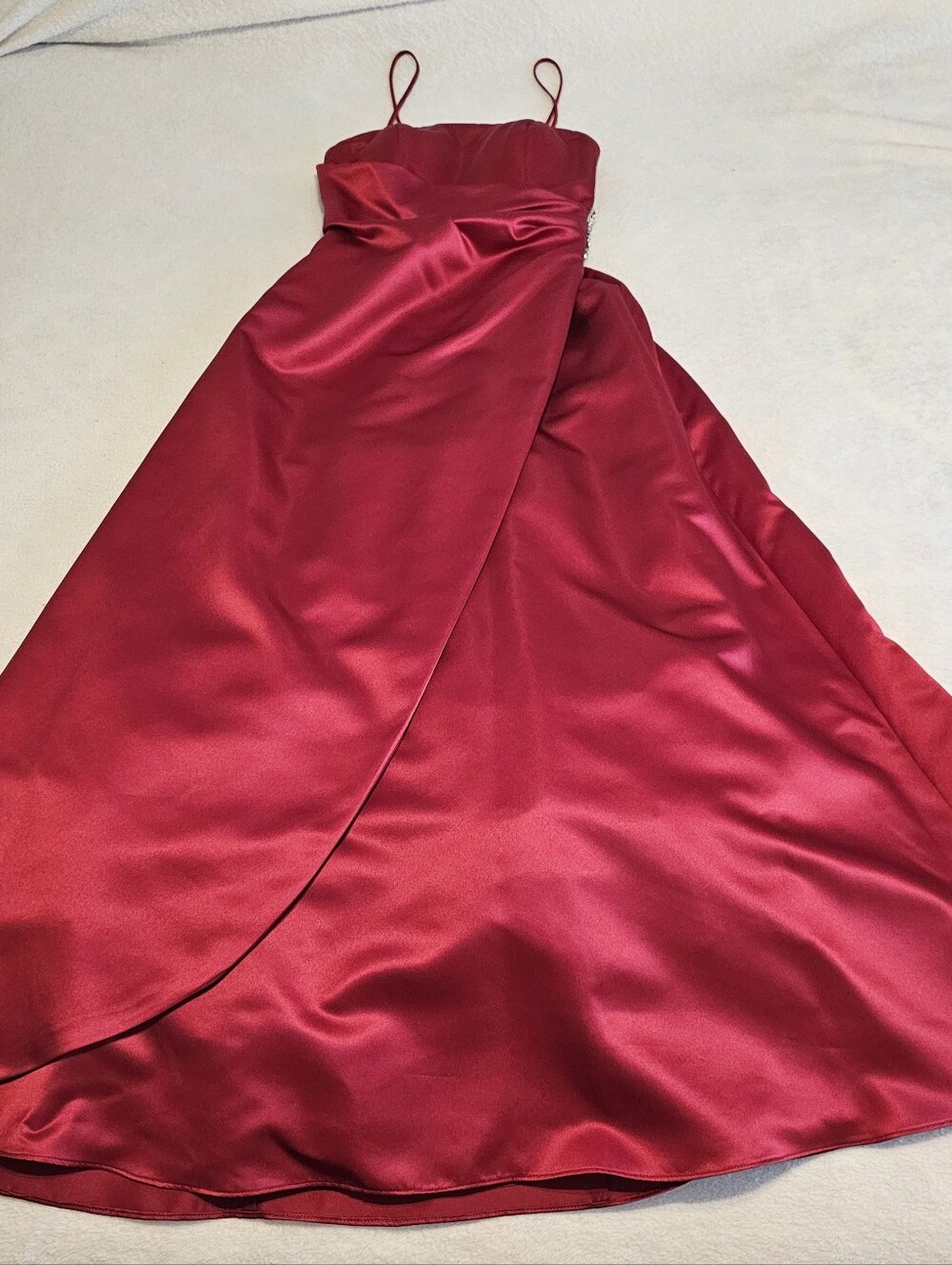 David’s Bridal Size 4 Red Satin Prom Dress Evening Formal Gown Rhinestone Wrap